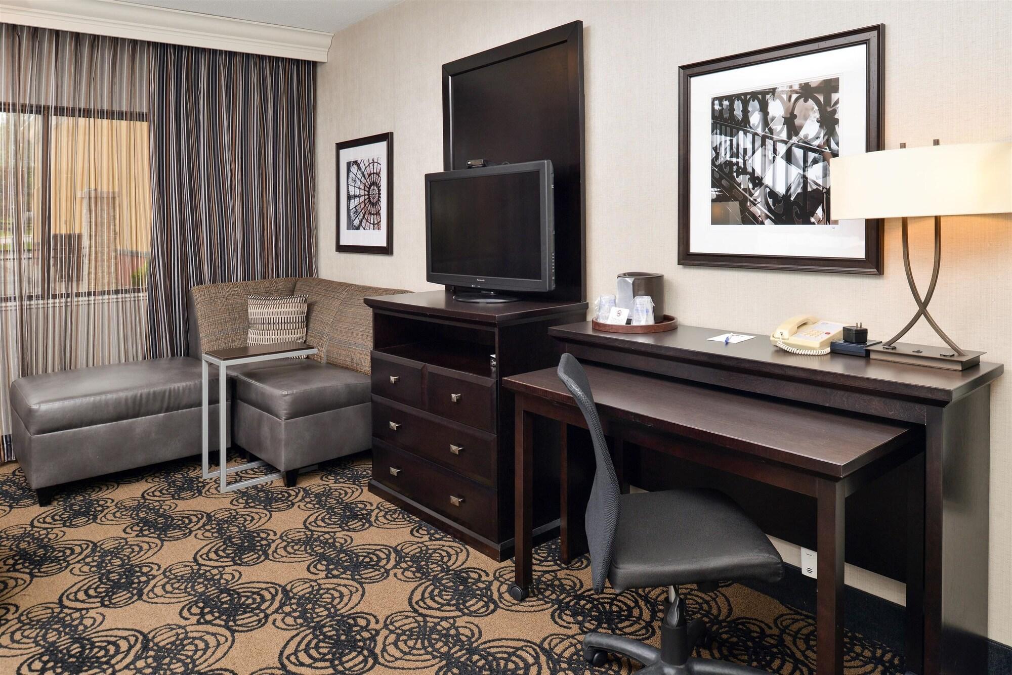 אומהה Best Western Plus Midwest Inn מראה חיצוני תמונה