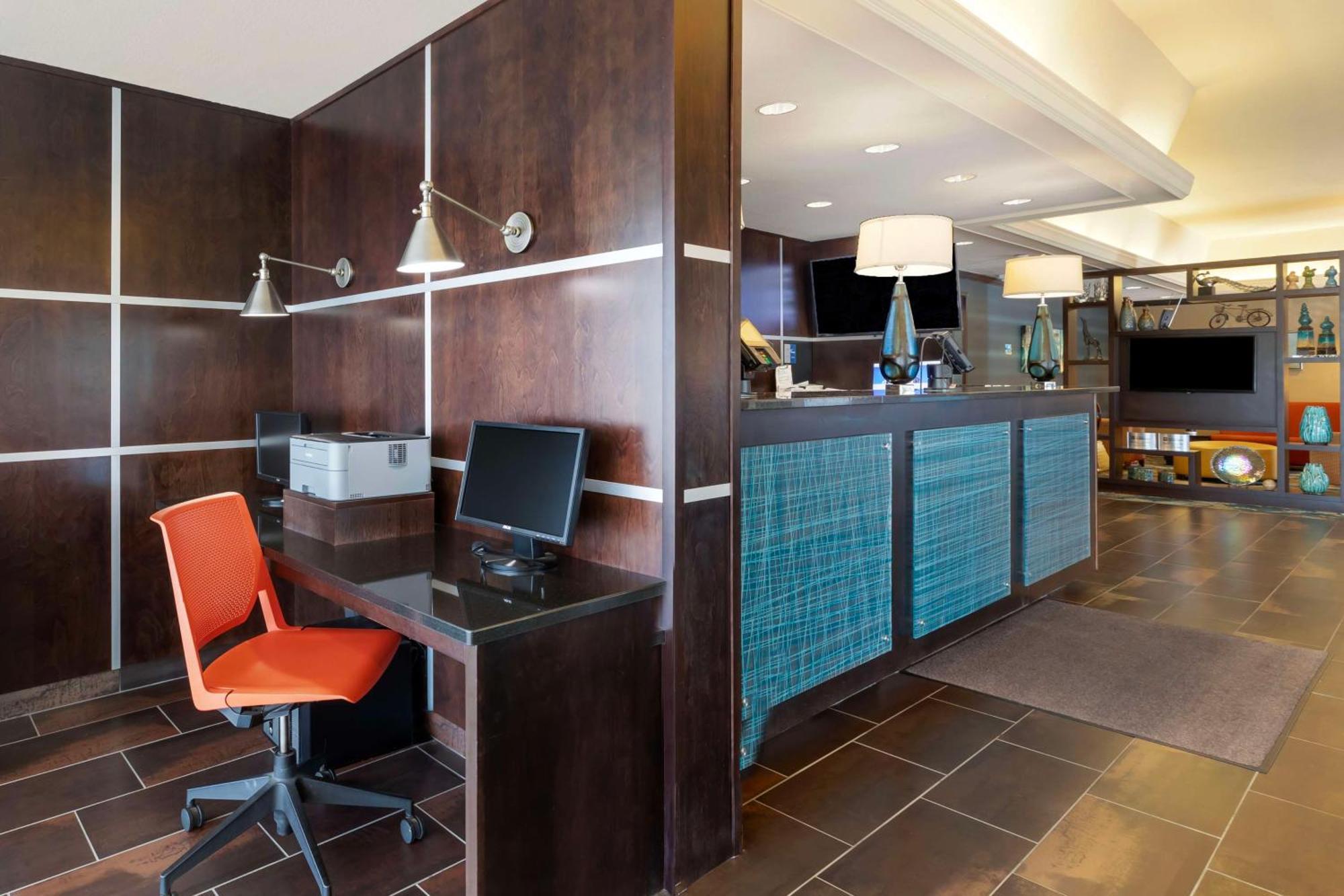 אומהה Best Western Plus Midwest Inn מראה חיצוני תמונה