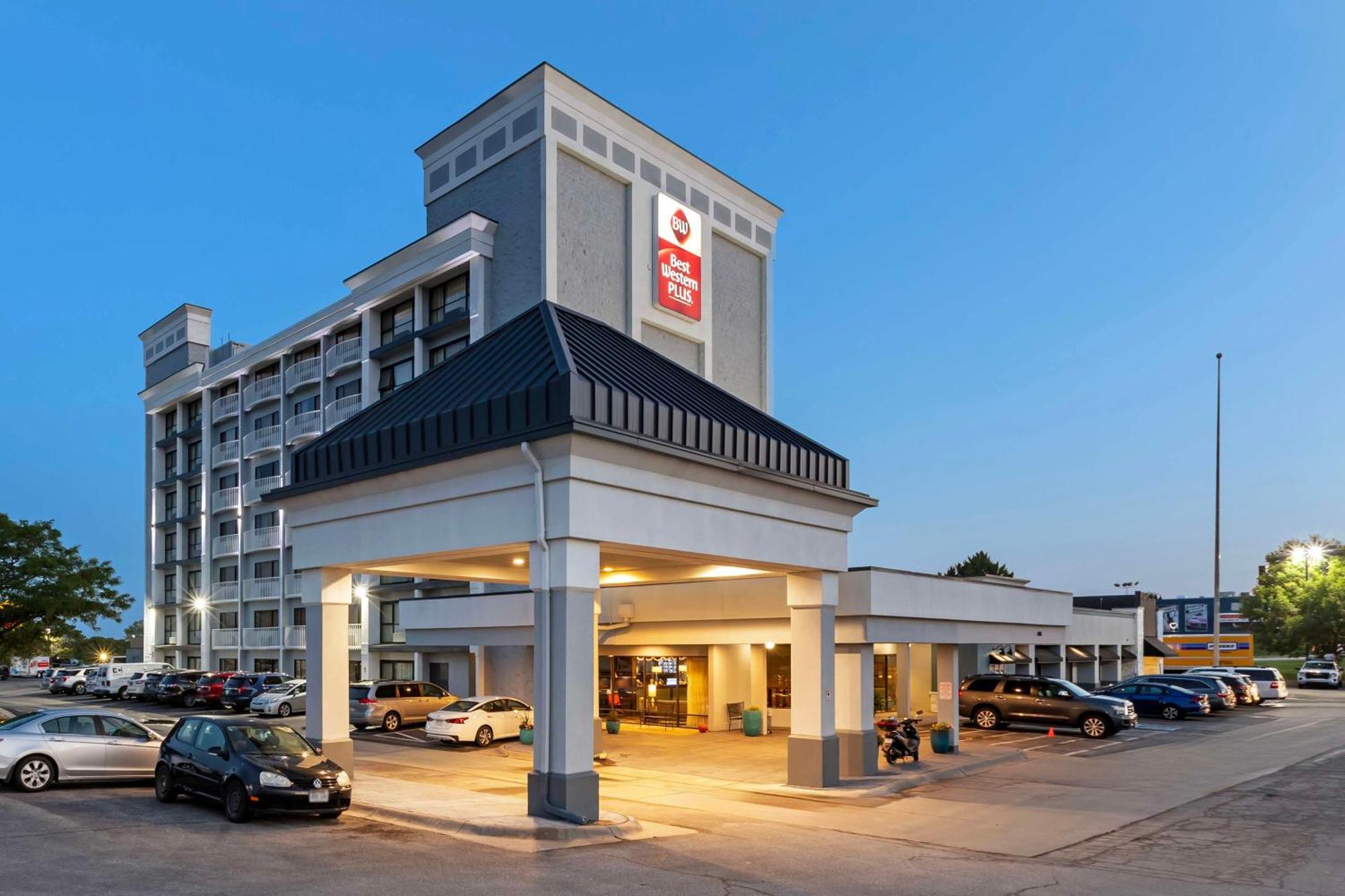 אומהה Best Western Plus Midwest Inn מראה חיצוני תמונה